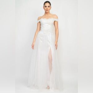 Elegant Off-Shoulder White Maxi Dress